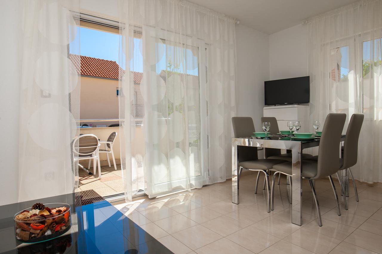 Vista Apartments Bol Bagian luar foto
