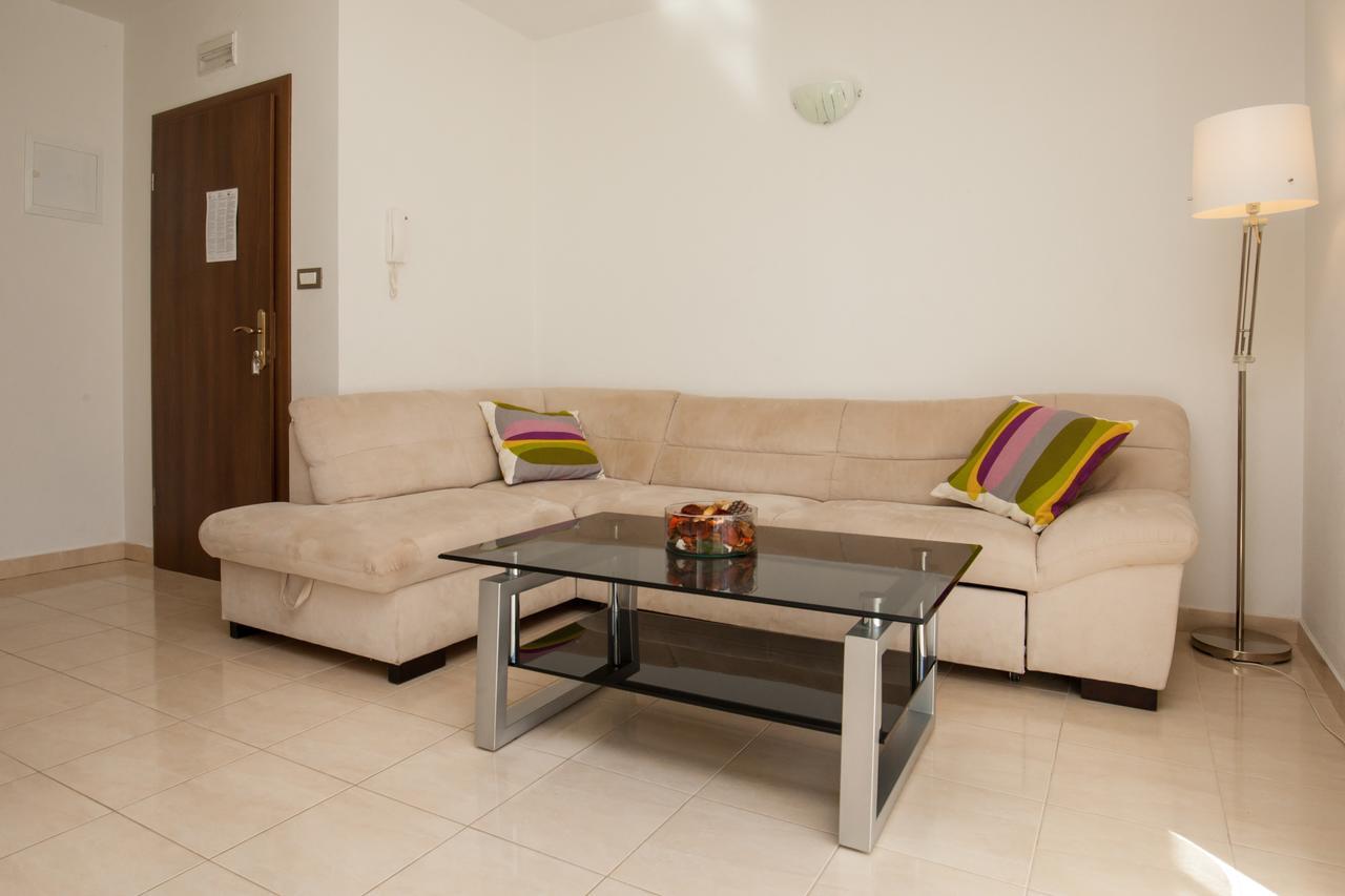 Vista Apartments Bol Bagian luar foto