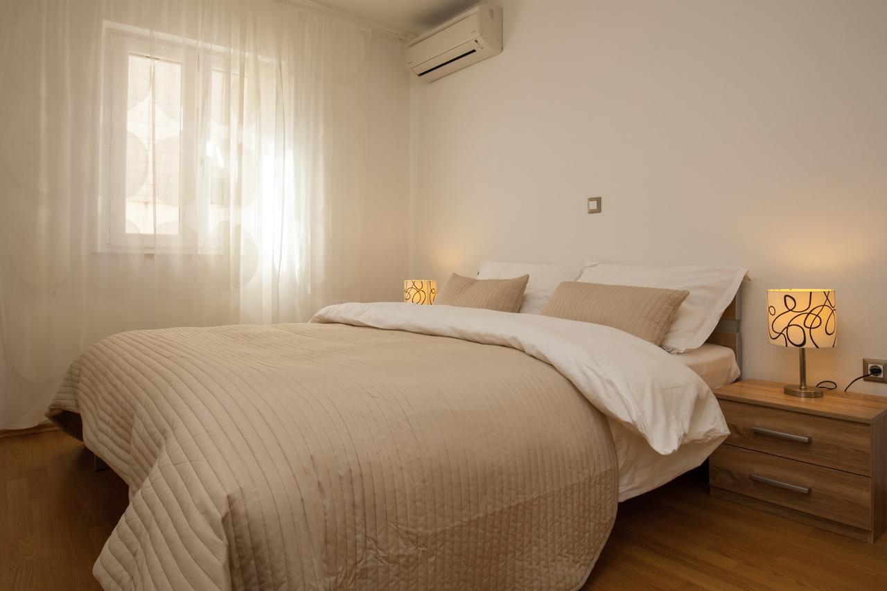 Vista Apartments Bol Bagian luar foto