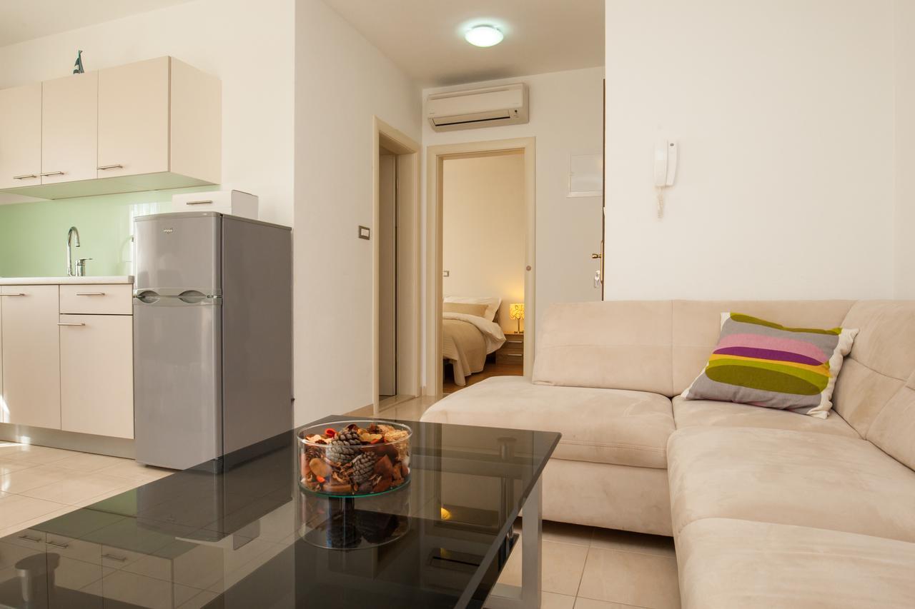 Vista Apartments Bol Bagian luar foto