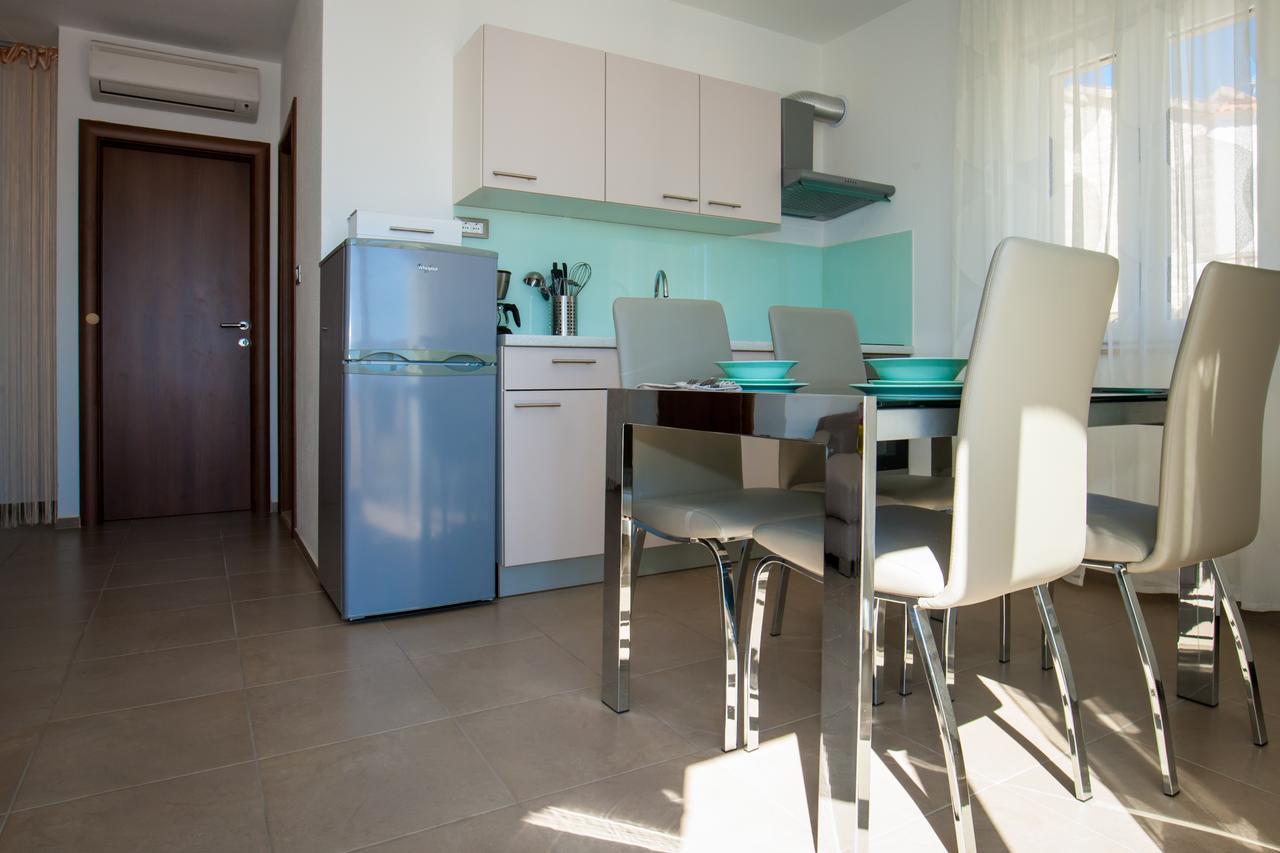 Vista Apartments Bol Bagian luar foto