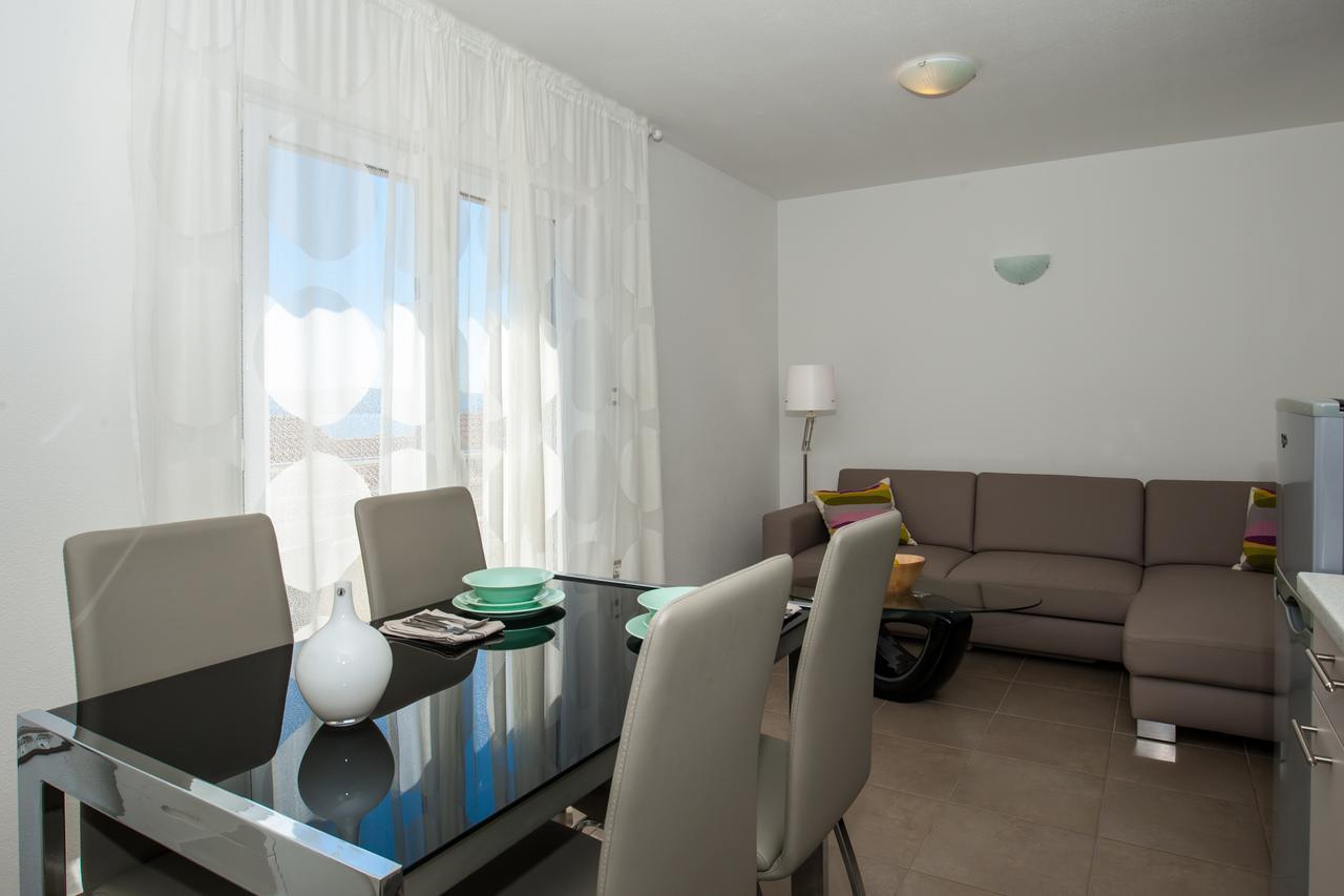 Vista Apartments Bol Bagian luar foto