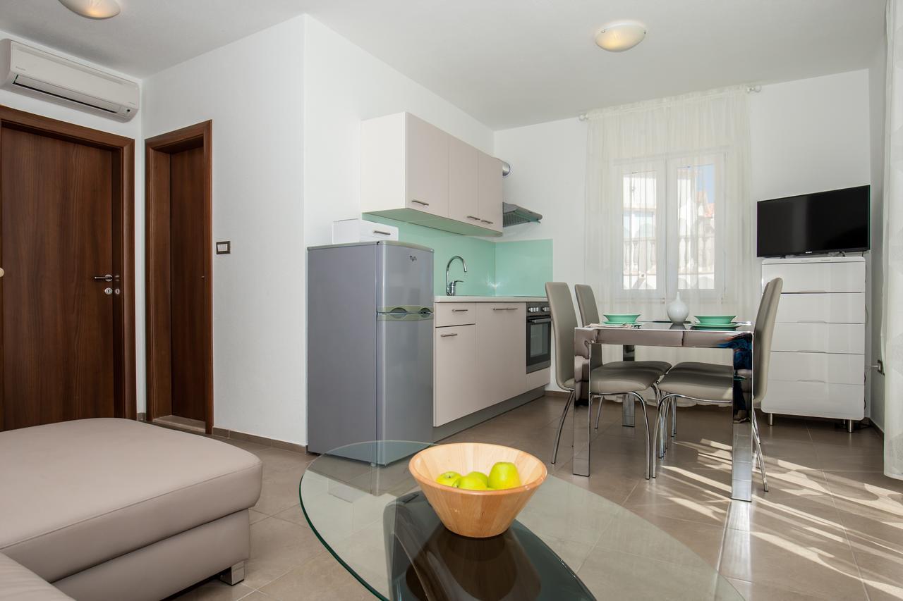 Vista Apartments Bol Bagian luar foto