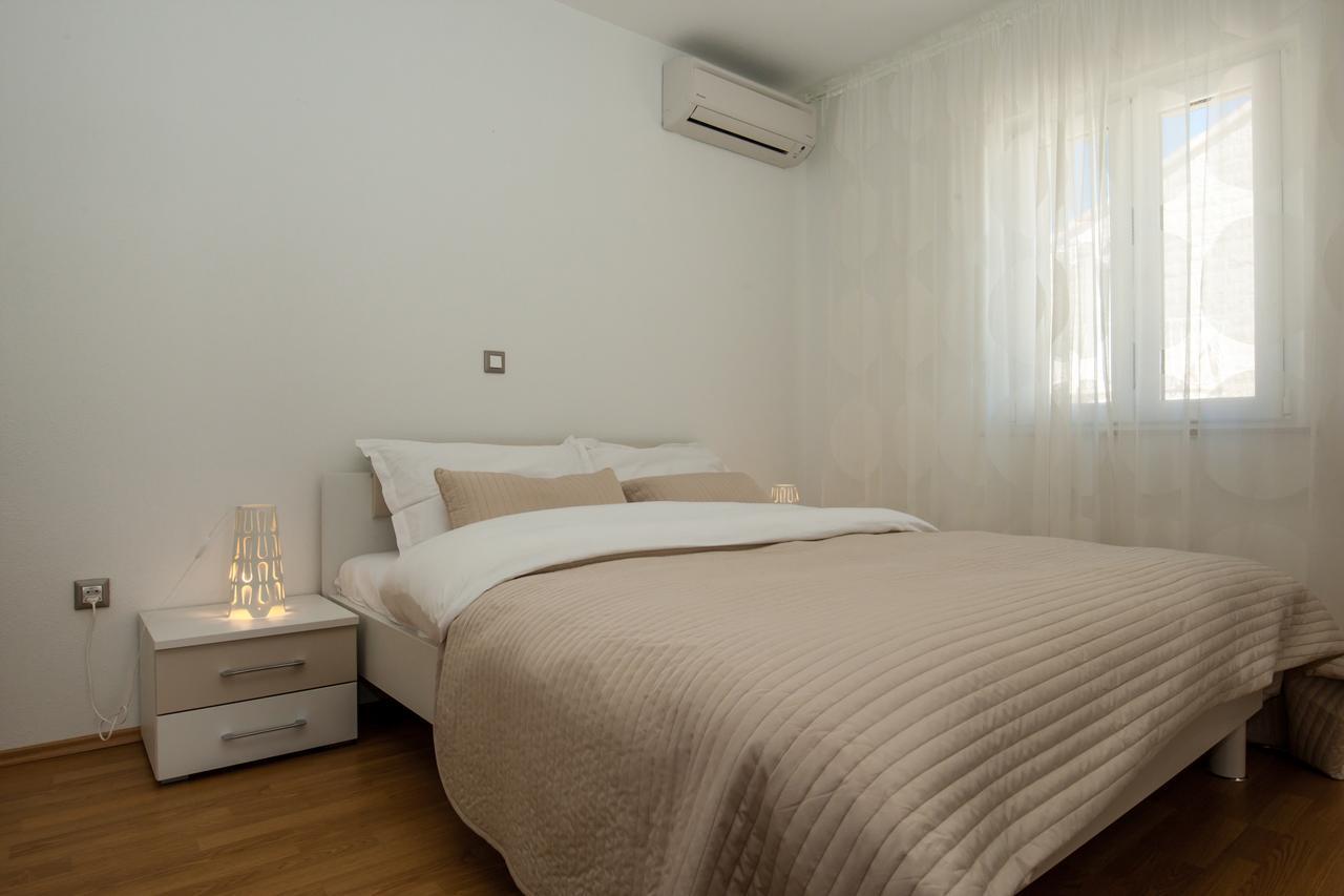 Vista Apartments Bol Bagian luar foto