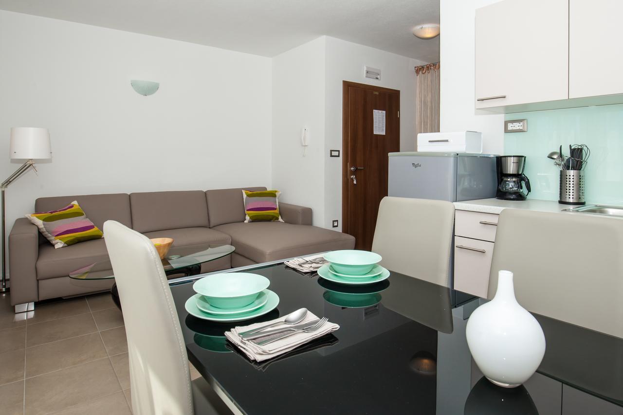 Vista Apartments Bol Bagian luar foto