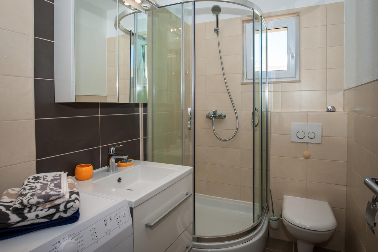 Vista Apartments Bol Bagian luar foto